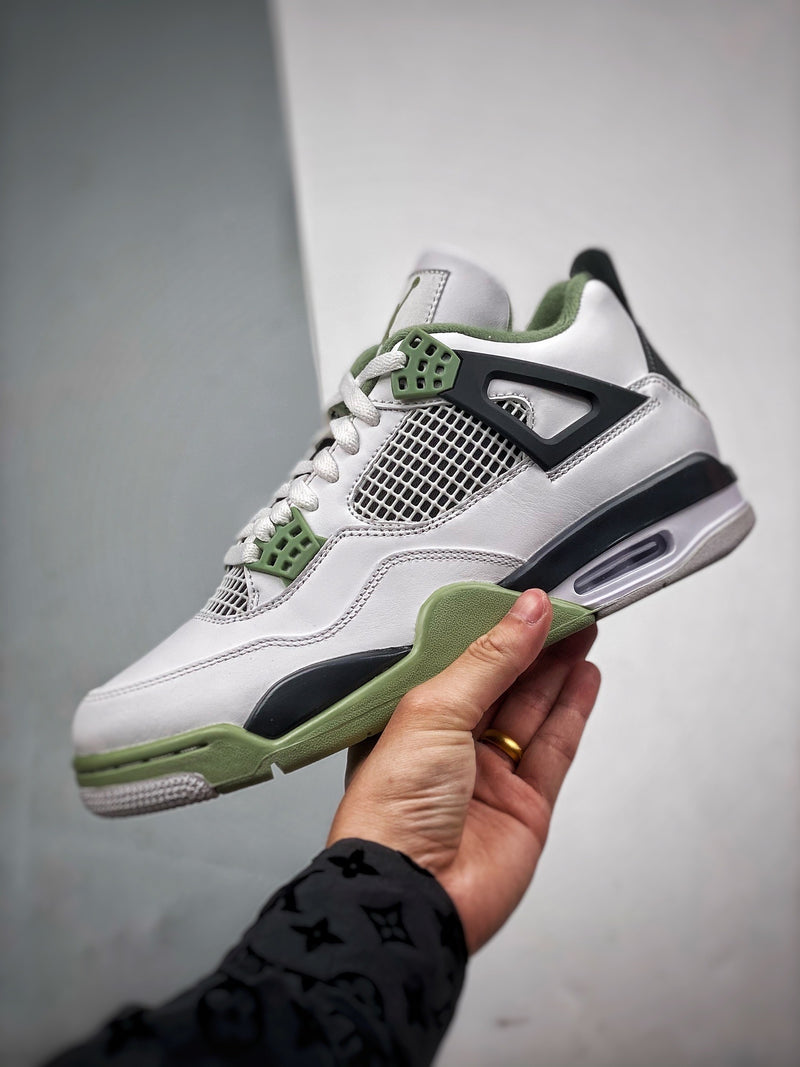 AIR JORDAN 4 Retro Seafoam