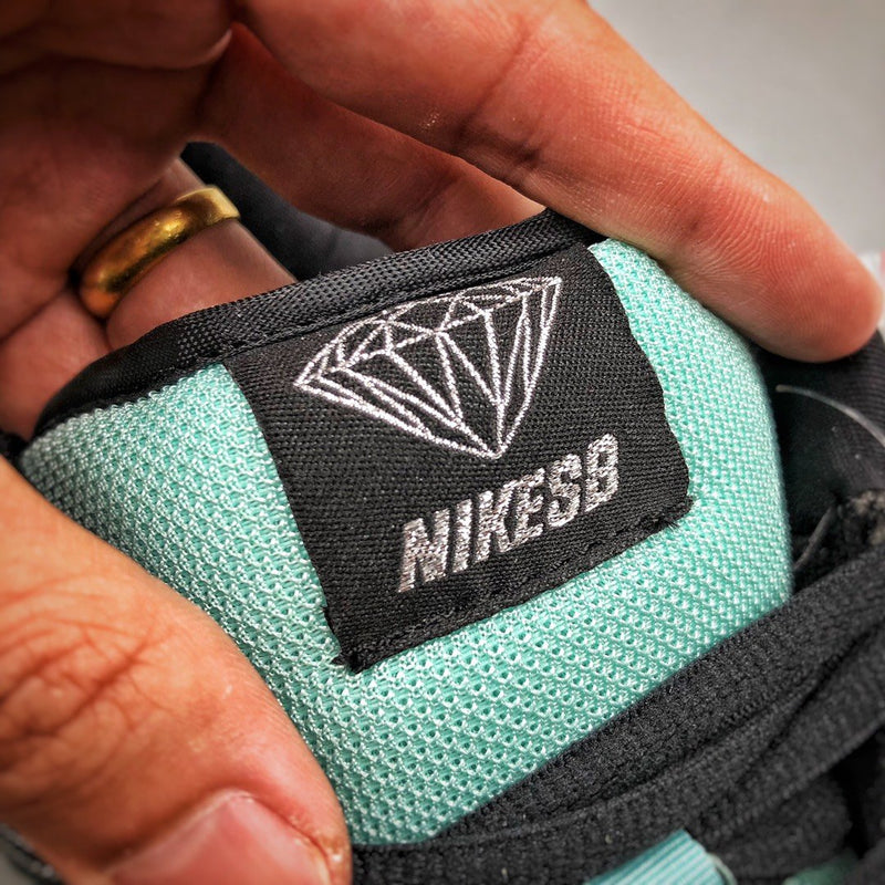 Nike Dunk SB Low Diamond Supply Co. "Tiffany"