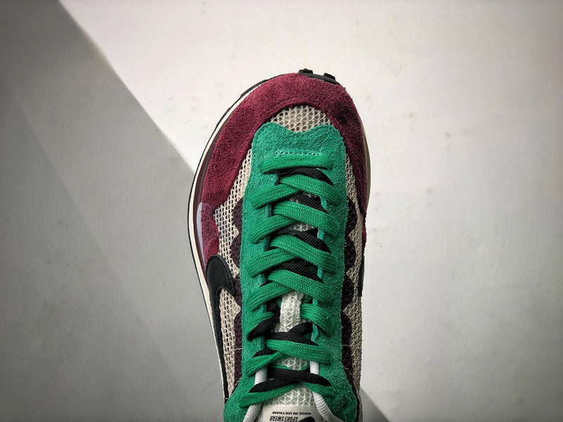 Nike Vaporwaffle sacai Villain Red Neptune Green